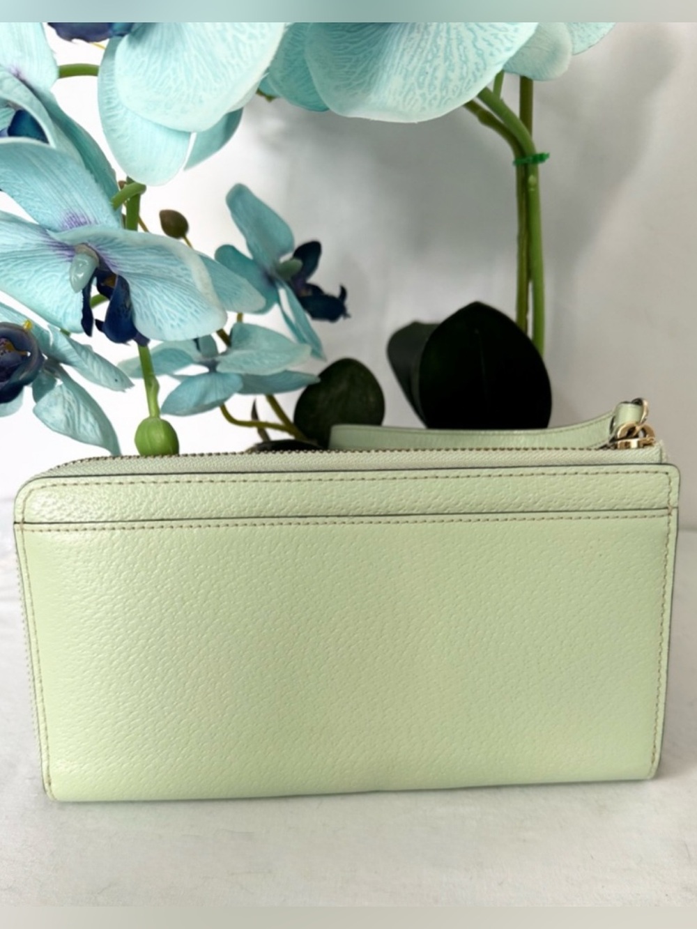 kate spade Wellesley Layton Mint Green Pebbled Leather Wallet • Like New - Picture 3 of 5